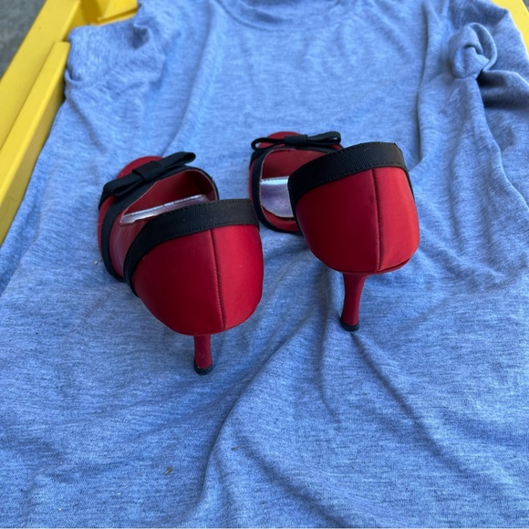 Unlisted Red and Black Bow Peep-toe Heels - Picture 4 of 7